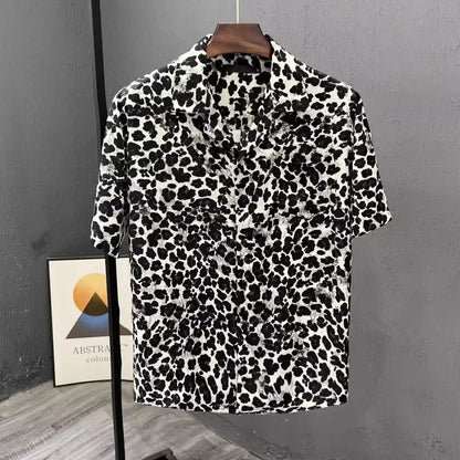 Camicia a maniche corte con stampa leopardata Design da uomo di nicchia Moda Versatile Casual Estate Stile sottile 2025 Nuovo top alla moda
