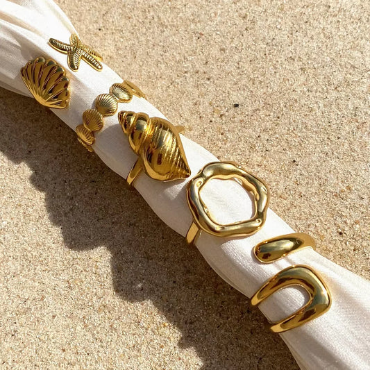 Questo anello di regolazione dell'apertura a bordo largo geometrico di alta qualità e alla moda con oro elettrolitico e design minimalista è Perf