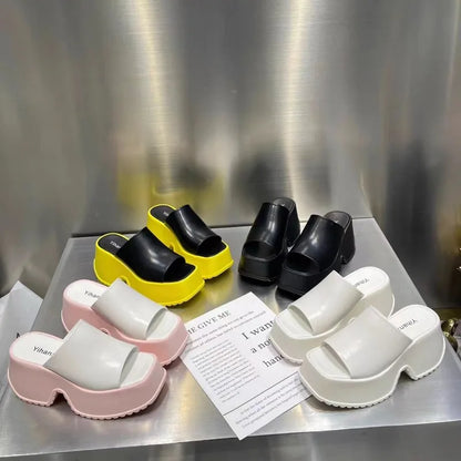 Pantoufles d'été pour femmes, sandales à plateforme tendance, pantoufles décontractées en cuir de luxe, pantoufles à talons hauts pour femmes, sandales à bout ouvert