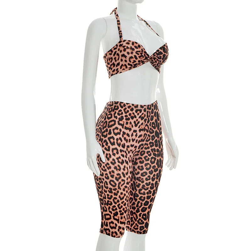Completo Sexy Due Pezzi con Stampa Leopardata, Top Corto Senza Maniche e Pantaloni Aderenti a Metà Polpaccio, Outfit Estivo 2026 per Donna, Abbigliamento Streetwear Femminile
