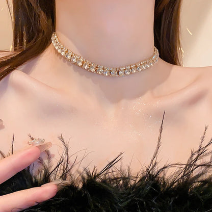 Orecchini a bottone con collana di strass verdi di lusso per le donne collane con Choker di cristallo Set di gioielli per banchetti di matrimoni di moda da donna
