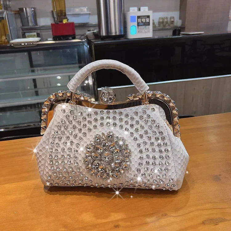 Borsa a tracolla di alta qualità da donna estate 2024 nuova borsa a tracolla di nicchia con texture esplosiva borsa di grande capacità tempestata di diamanti