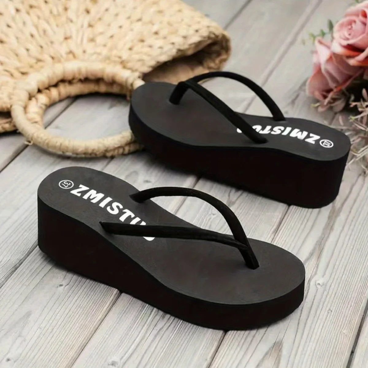 Sandales d'été pour femmes, compensées, à plateforme et à bout séparé.