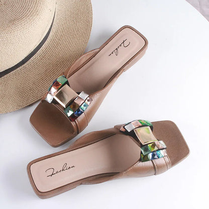 Claques d'été une pièce, nouvelles sandales de plage tendance à strass de couleur unie, chaussures plates décontractées pour femmes