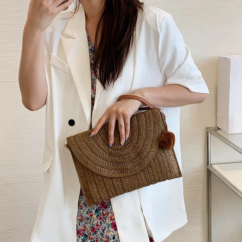 Pochette di paglia da spiaggia estiva borsa a tracolla con ciondolo a sfera carina per le donne borse a tracolla da viaggio borsa da donna borse Casual borsa di vimini