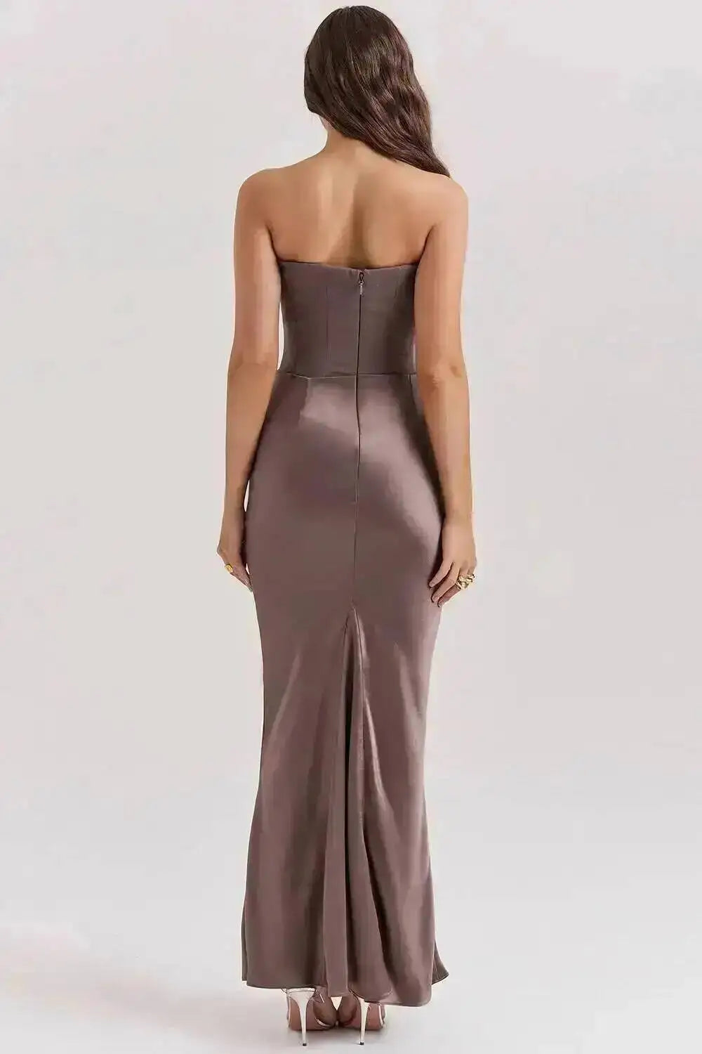 Giyu Sexy Satin Evening Club Abiti da festa Donna 2025 Estate senza spalline con spalle scoperte Lisca di pesce increspato Maxi abito lungo Abito elegante
