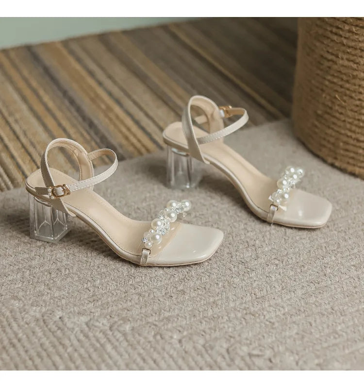 Damen-Sommersandalen 2026 Neu mit Perlen High Heels Pantoletten Mädchen mit Kristallabsatz Trendige transparente Sommerschuhe