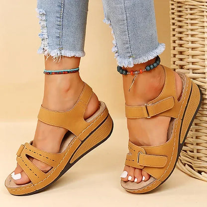 Sandali con zeppa estivi per donna 2025 Scarpe da spiaggia antiscivolo di nuova moda Donna Sandali con plateau casual leggeri Mujer Plus Size