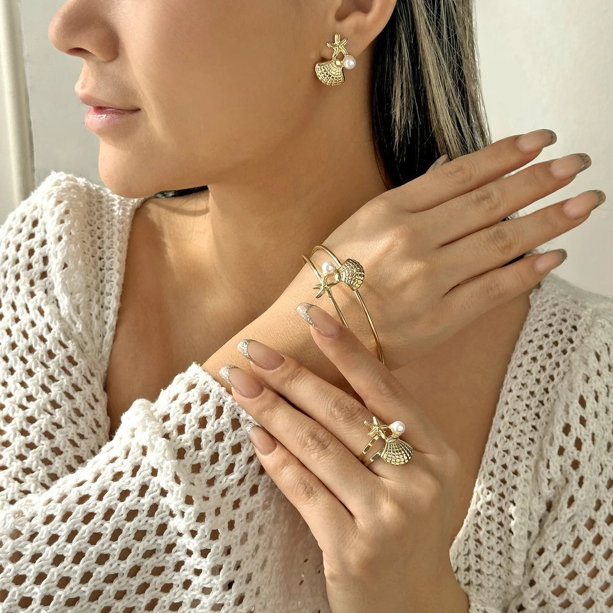 Ensemble de bijoux de plage d'été pour femmes Couleur or Étoile de mer Coquillage Perle Bracelet Bague ajustable Boucles d'oreilles pendantes Cadeau de vacances bohème