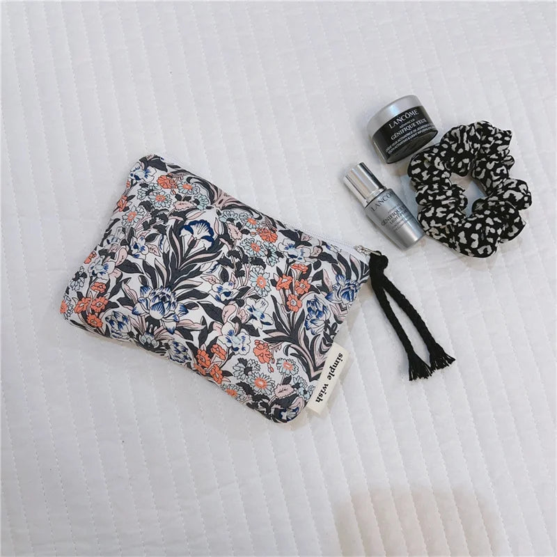 Portamonete in cotone con stampa floreale fresca estiva Mini portaoggetti Borsa in stoffa piccola Borsa per cuffie Borsa per cosmetici da viaggio Borsa per trucco