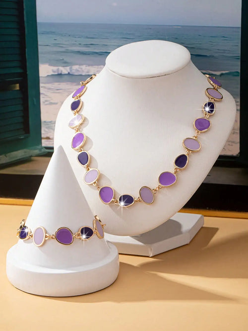 Un ensemble collier et bracelet pour femme à la mode, léger, décontracté, stylé, élégant et polyvalent