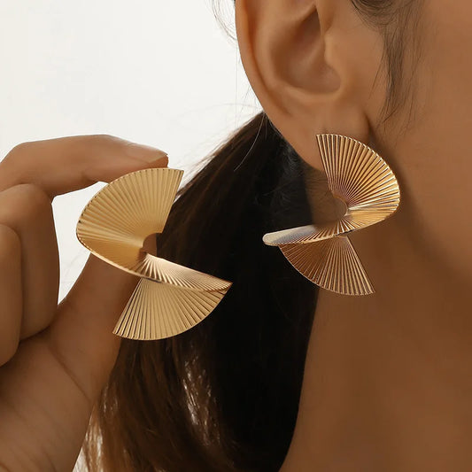 Orecchini di dichiarazione a spirale intrecciati retrò per le donne Orecchini di temperamento di nozze per feste Geometria Orecchini in metallo color argento dorato