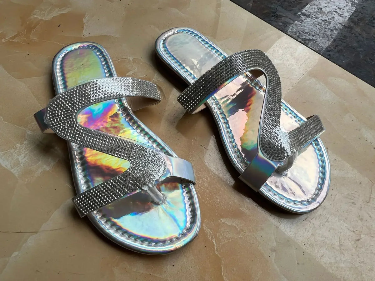Sandales sexy pour femmes Plage d'été Bouche peu profonde Strass Défilé de mode pour femmes Chaussures confortables et légères Sandales féminines