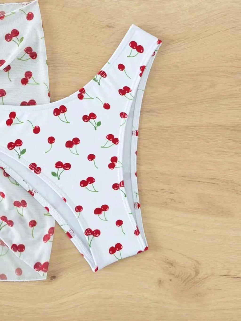 Il bikini da donna Frech chic con stampa ciliegia imposta tre pezzi con gonna a rete costume da bagno costumi da bagno costume da bagno abiti da spiaggia biquini