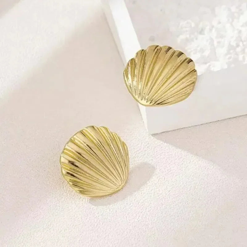 Nuovi orecchini a bottone in argento antico con personalità di conchiglia stereo gotica per uomo donna Ognissanti gioielli punk regalo accessorio per le vacanze