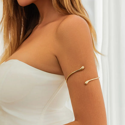 FTCY Bracciale vintage semplice sul braccio superiore per donna Braccialetti geometrici alla moda a forma di goccia d'acqua Gioielli da donna regolabili