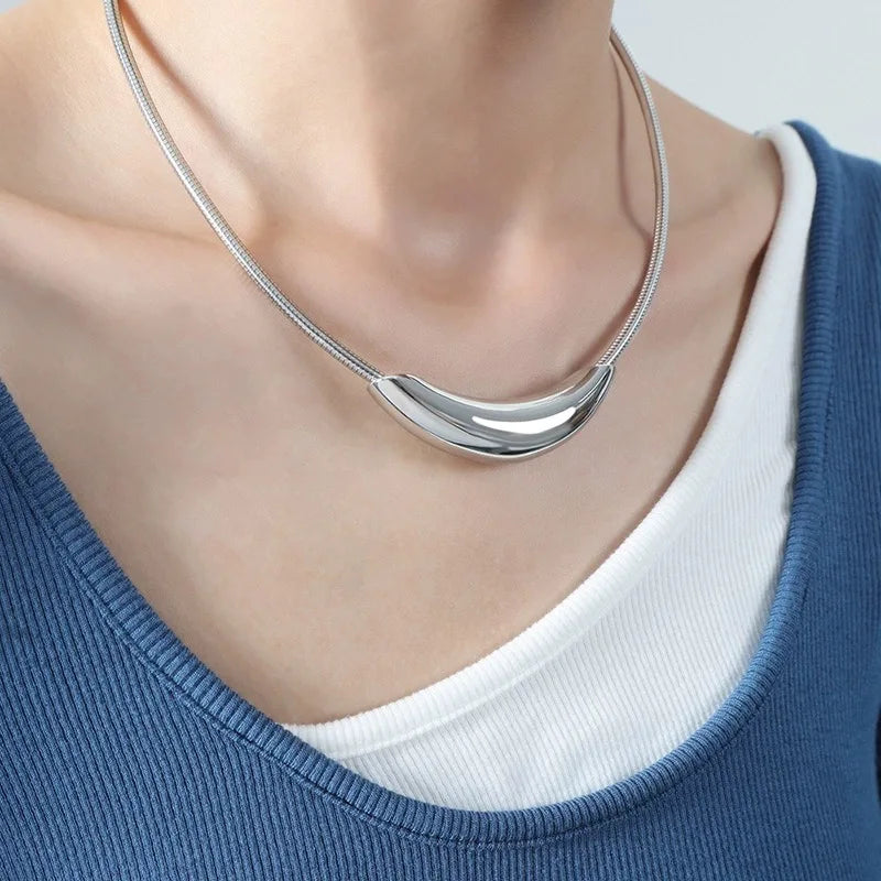 ZAKOL Collare a catena con osso di serpente in tubo di metallo dal design alla moda francese per donna Uomo Personalità Girocollo in acciaio inossidabile Gioielli per feste