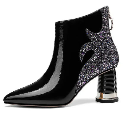 Bottes courtes rouges de luxe pour femmes Nouvel automne hiver Tendance mode Peluche Talons hauts Fête de mariage Chaussures décontractées Voyage Danse 2024