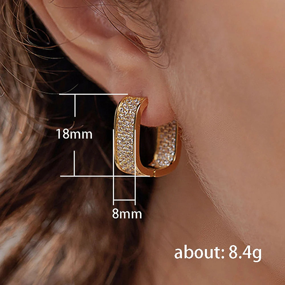 Huitan Orecchini a cerchio CZ pavimentati alla moda coreana per le donne Orecchini per ragazze semplici e versatili in metallo color argento/oro Gioielli caldi