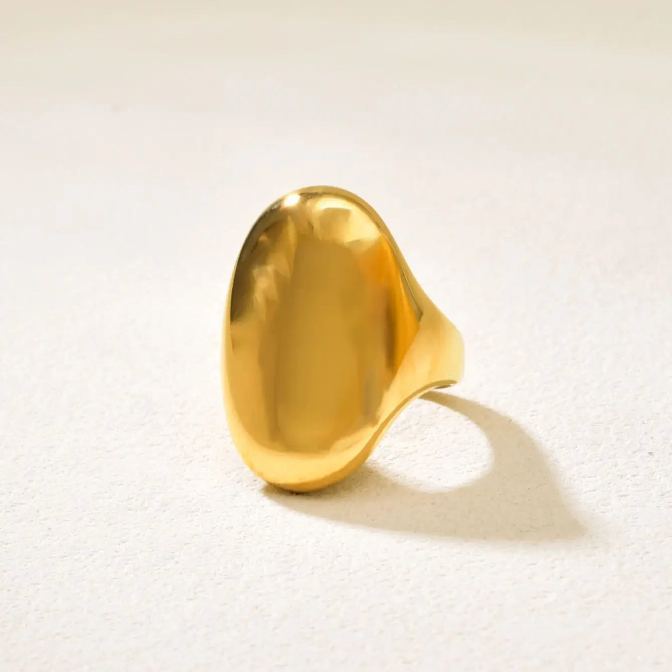 J145Ovale transfrontaliera in acciaio inossidabile con superficie fredda ed elegante, anello di alta qualità, esagerato e alla moda per le donne