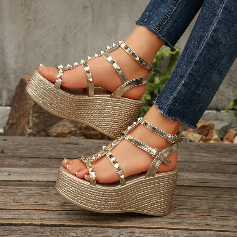 Damen Sandalen Sommer Neue Outdoor Strandsandalen Designer Freizeit Sandalen Bequeme Warme Flache Keilabsatz Damenschuhe