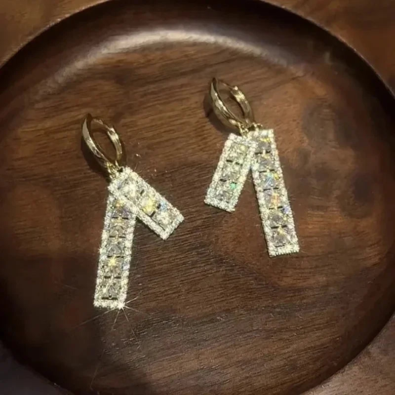 Nuova tendenza della moda Design unico Orecchini rettangolari eleganti e squisiti con zirconi per gioielli da donna Regali premium per feste di nozze