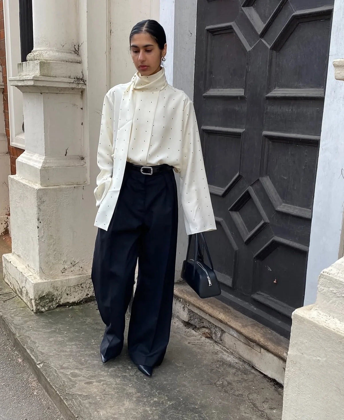 Eleganti Camicette da Donna con Sciarpa a Pois, Camicie a Maniche Lunghe e Vestibilità Ampia, Nuove Camicette Casual da Ufficio per il 2026, Top da Donna in Bianco, Nero e Marrone