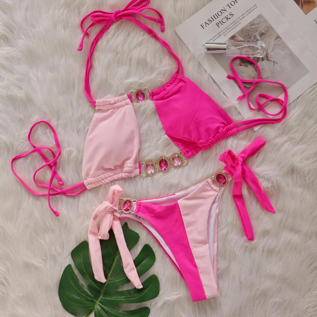 2026 Bikini da donna a due pezzi con scollo all'americana e inserti di diamanti, modello intagliato, costume da bagno da spiaggia