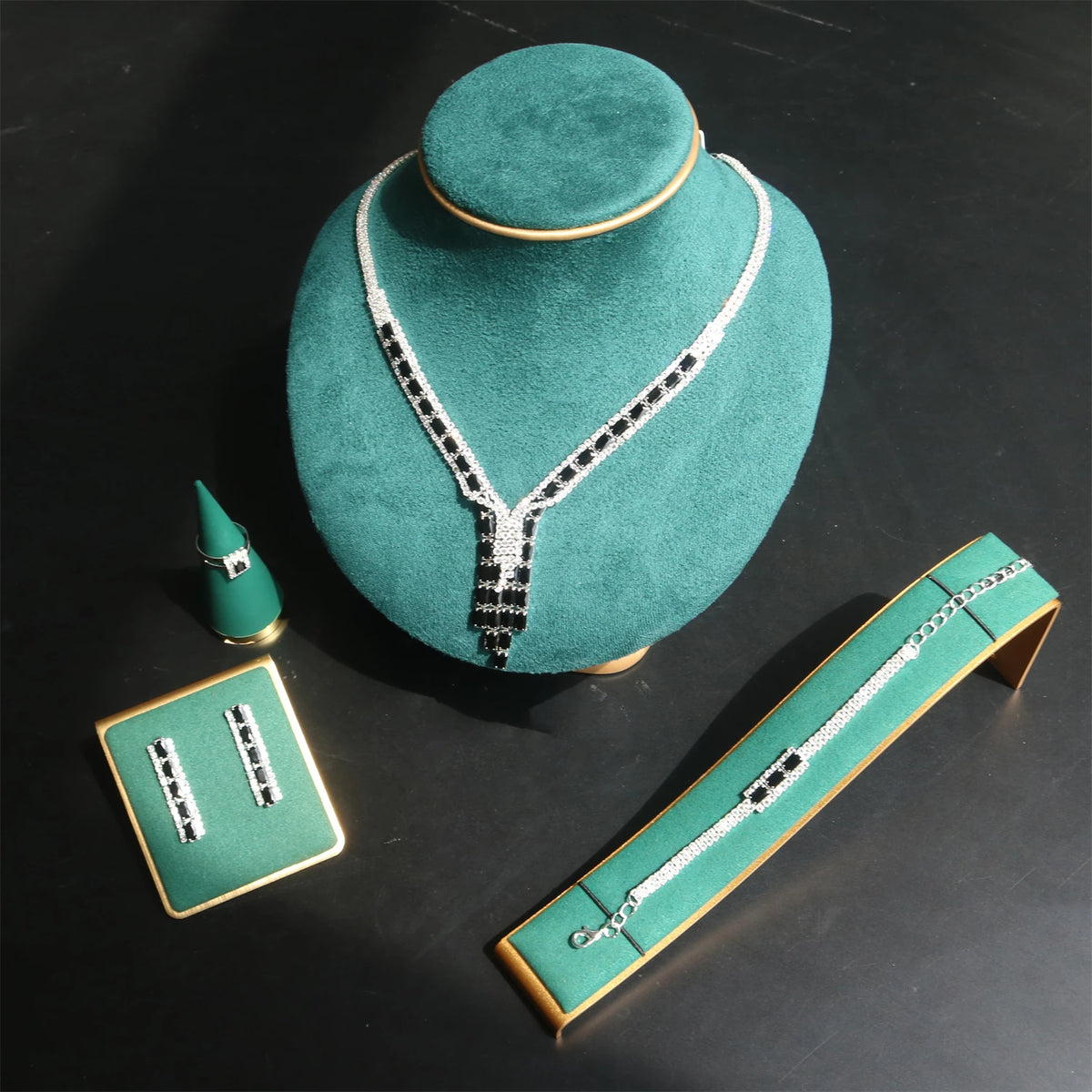Fashion Jewelry Set For Women Party Gift Simply Wedding Bridal 4PCS Jewelry Necklace Earring Bracelet Ring Evening Gown Accessor