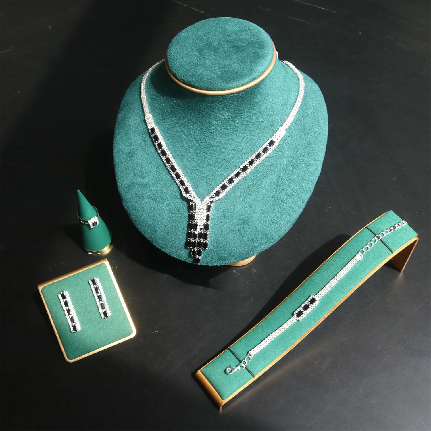 Fashion Jewelry Set For Women Party Gift Simply Wedding Bridal 4PCS Jewelry Necklace Earring Bracelet Ring Evening Gown Accessor