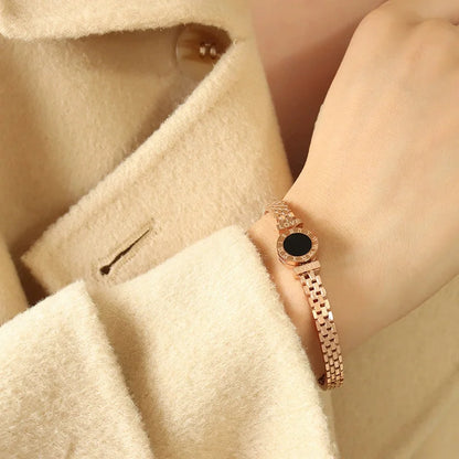 Bracciale alla moda per donna, bracciale da coppia in acciaio inossidabile acrilico nero con numeri romani incisi, regalo per ragazza