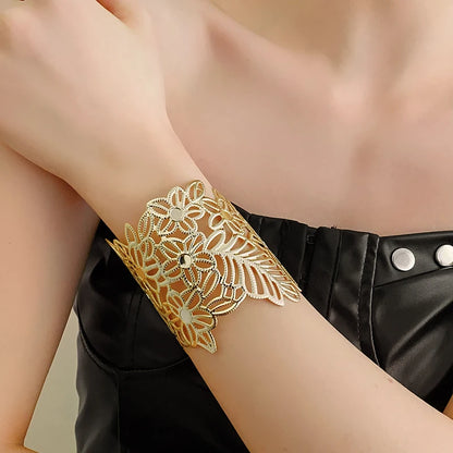 Bracciale in lega geometrica multistrato con anello in metallo per donna Accessori per gioielli da festa di lusso con anello da braccio stile esagerato e fresco