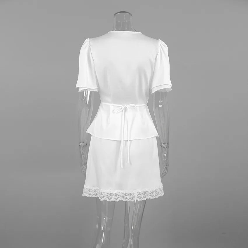Elegante Completo in Raso con Inserti in Pizzo, Set 2 Pezzi da Donna, Top a Maniche Corte con Scollo a V e Minigonna, Abbigliamento Casual Estivo 2026 per Uso Quotidiano e Streetwear