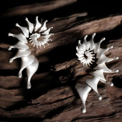 Nuovi orecchini a bottone in argento antico con personalità di conchiglia stereo gotica per uomo donna Ognissanti gioielli punk regalo accessorio per le vacanze
