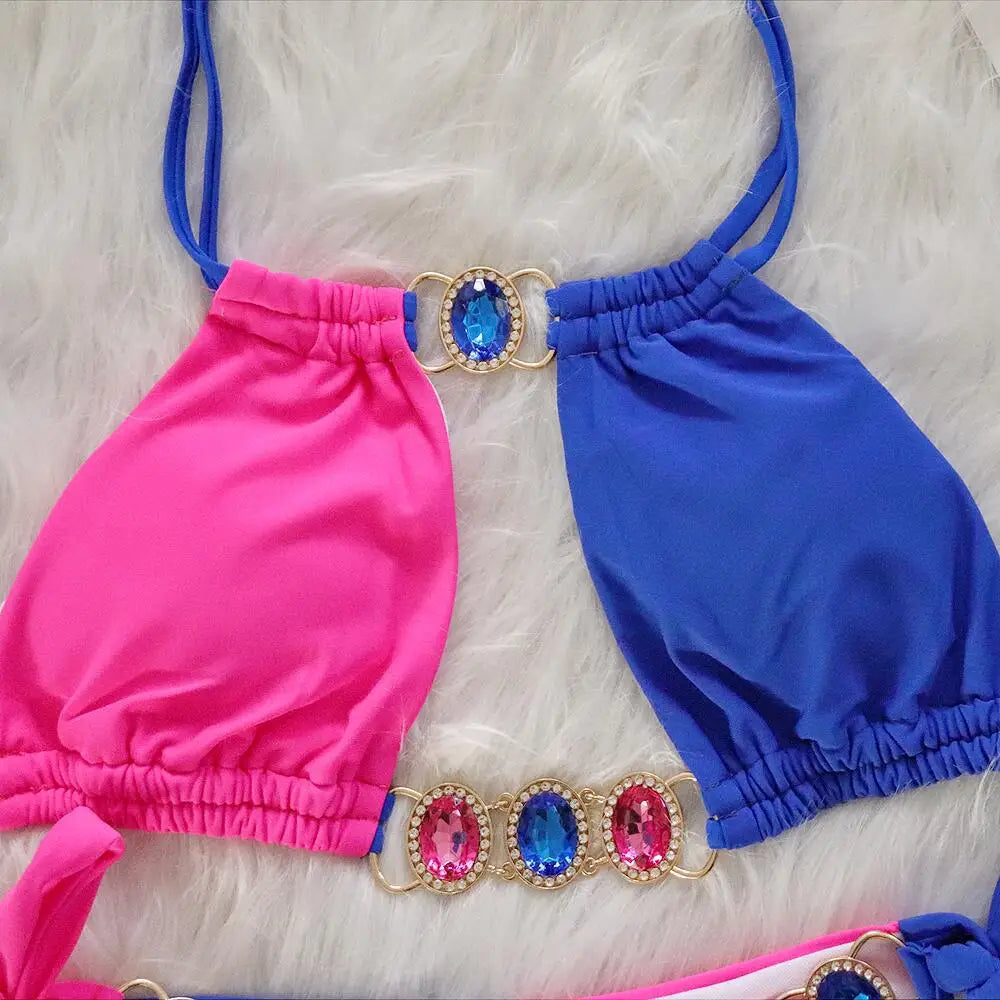 2026 Bikini da donna a due pezzi con scollo all'americana e inserti di diamanti, modello intagliato, costume da bagno da spiaggia