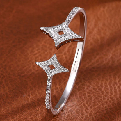 Braccialetti con polsino color oro con geometria di lusso per le donne Braccialetti con zirconi cubici alla moda INS Gioielli per feste quotidiane.