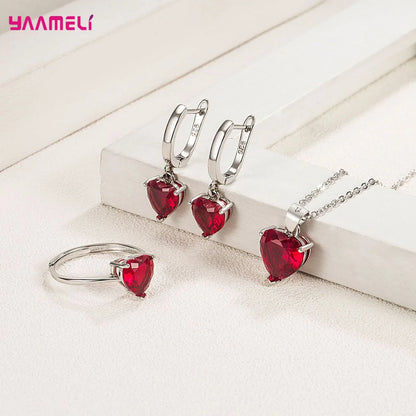 Set regalo di gioielli in argento sterling 925 pregiato per le donne Anello con collana pendente con orecchini Huggie con zirconi a forma di cuore romantico femminile