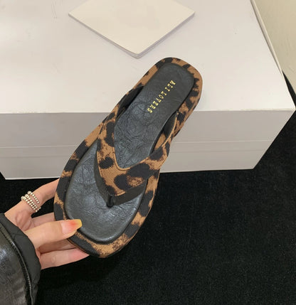 Damen-Slipper für den Sommerurlaub am Strand, modische Plateau-Zehenstegschuhe in Unifarben, minimalistische, vielseitige Damen-Sandalen für den Alltag