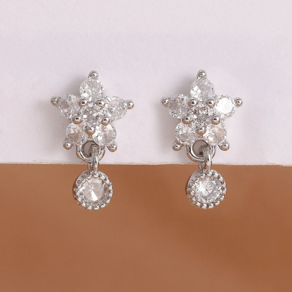 Orecchini pendenti a forma di stella in acciaio inossidabile di lusso per le donne Zirconi scintillanti Orecchini geometrici per piercing all'orecchio Gioielli di moda aretes