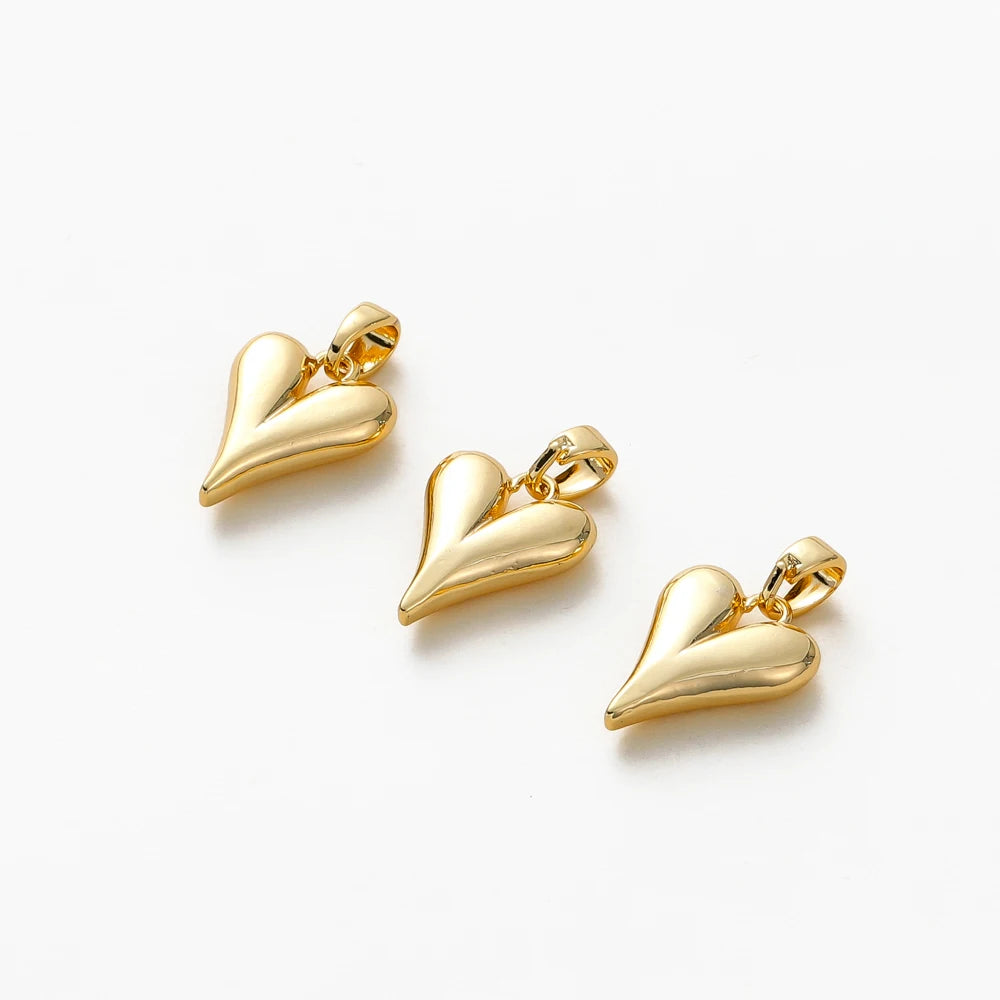 4 ciondoli a forma di cuore di pesca piccoli placcati in oro 18 carati per la creazione di gioielli, orecchini fai da te, collane, accessori pendenti