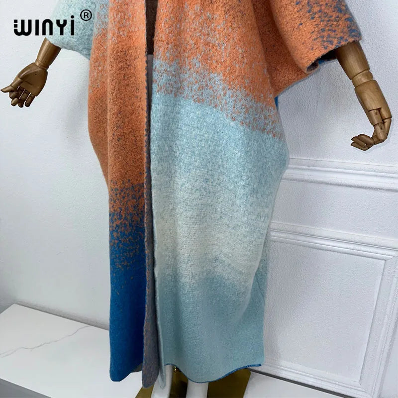 WINYI abiti invernali per le donne cappotto neutro in pelliccia di lusso spesso confortevole caldo cappotto con stampa graduale poncho lungo abito da festa in piuma