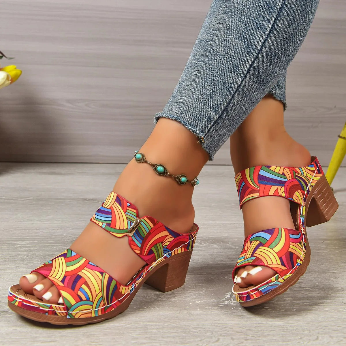 Sandales d'été légères à talons hauts pour femmes, nouvelles sandales élégantes à bout ouvert et talon épais, mules décontractées à bride arrière pour femmes 2026