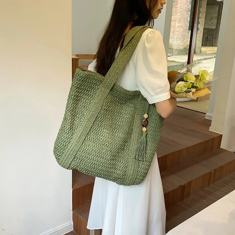 Borsa a tracolla tessuta estiva borsa da spiaggia da donna borsa da viaggio con nappe da viaggio in paglia lavorata a maglia fatta a mano di grande capacità