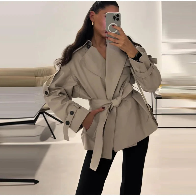 Trench Coat Corto da Donna con Cintura, Collo a Risvolto, Maniche Lunghe, Oversize, Antivento, Primavera-Autunno 2026
