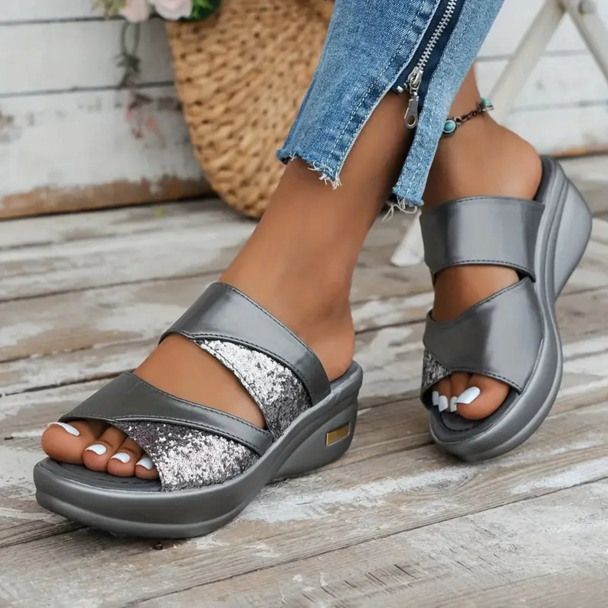 Pantofole con zeppa da donna piattaforma glitterata sandali comodi pantofole Casual con Sling Backs nuove scarpe estive per le donne diapositive da donna