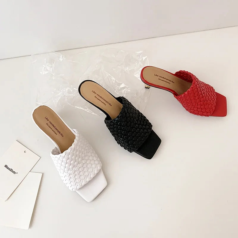Sandales d'été pour femmes, pantoufles de style concis, sandales en tissu pour filles, sandales de mariée sexy à talon chaton élégant