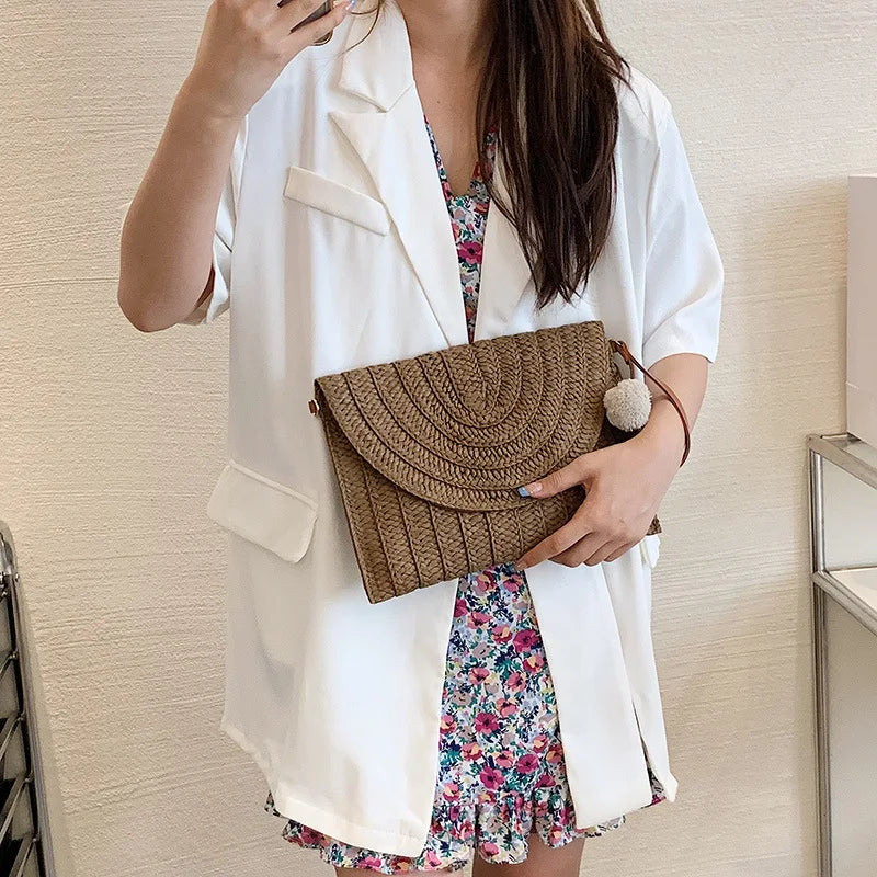 Pochette di paglia da spiaggia estiva borsa a tracolla con ciondolo a sfera carina per le donne borse a tracolla da viaggio borsa da donna borse Casual borsa di vimini