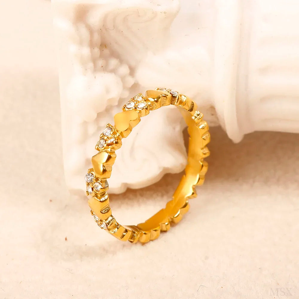Anello minimalista con cuore d'amore in acciaio inossidabile per donna Anelli con zirconi intarsiati Gioielli di moda romantici impermeabili color oro