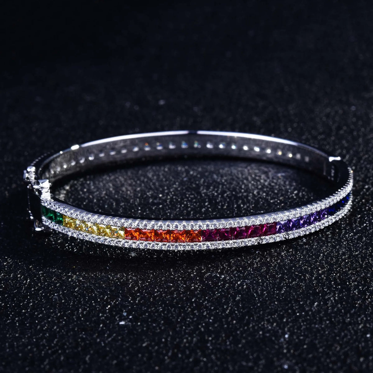 Bracelet manchette plaqué platine Zircone cubique Dégradé arc-en-ciel Cadeau de bijoux pour femme Anniversaire de mariage Bijoux de luxe