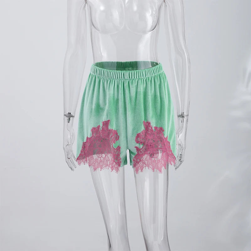 Pantaloncini Verdi in Velluto con Bordo in Pizzo, Casual da Donna a Vita Alta, Gamba Dritta, Nuovi Modelli 2026, Outfit Estivo da Spiaggia per Vacanze